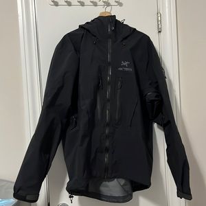 Men’s ARC’TERYX Alpha SV she’ll jacket